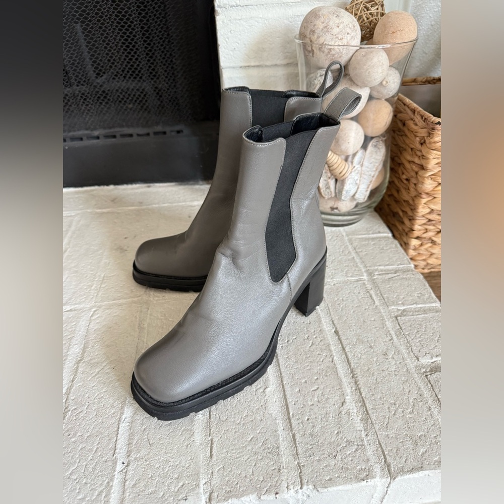 BY FAR Gray Leather Chelsea Boots 39 Chunky Heel Minimalist Luxury - Picture 2 of 12
